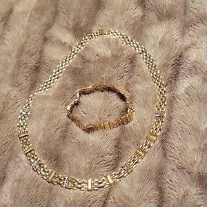 Kendra Scott Lesley Gold matching necklace and bracelet